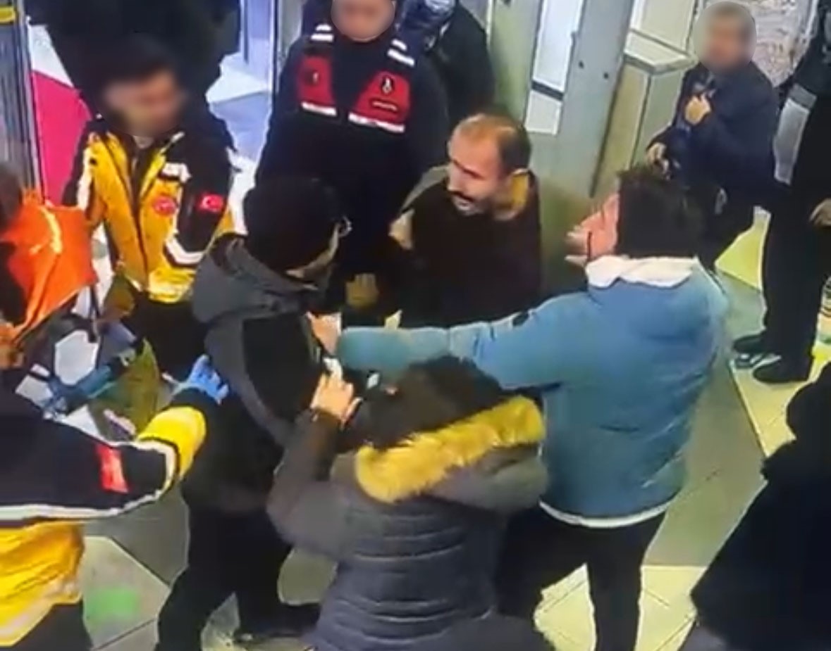 Hastane müdür yardımcısı ile sendika başkanı arasında "klima" kavgası kamerada
