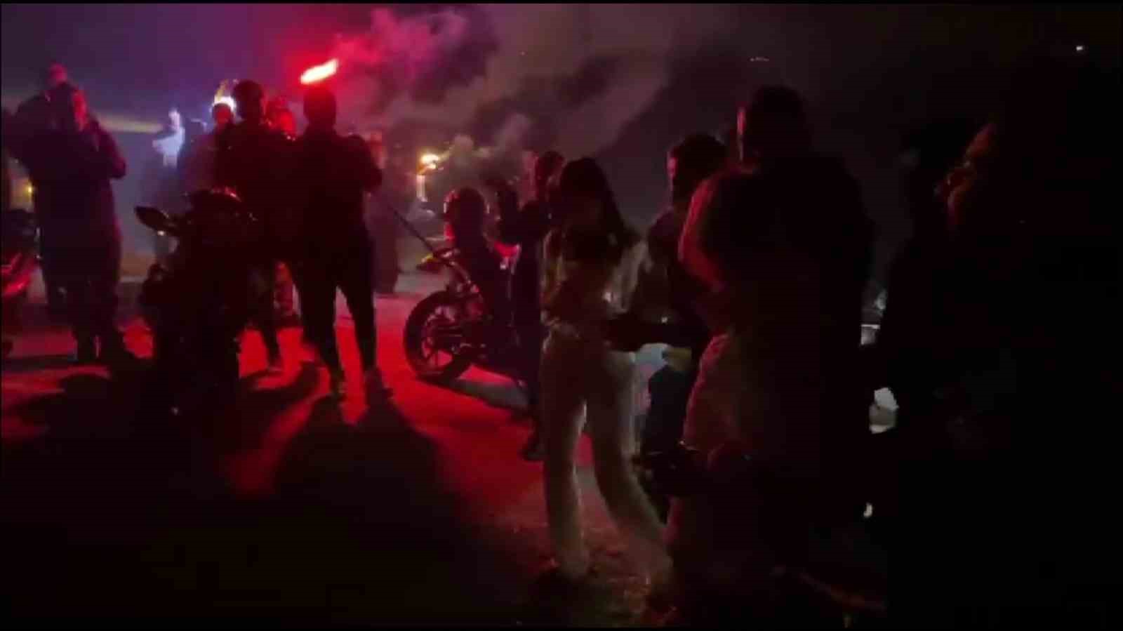 Hastanede tedavi gören kanser hastası kadına arkadaşlarından 8 Mart sürprizi
