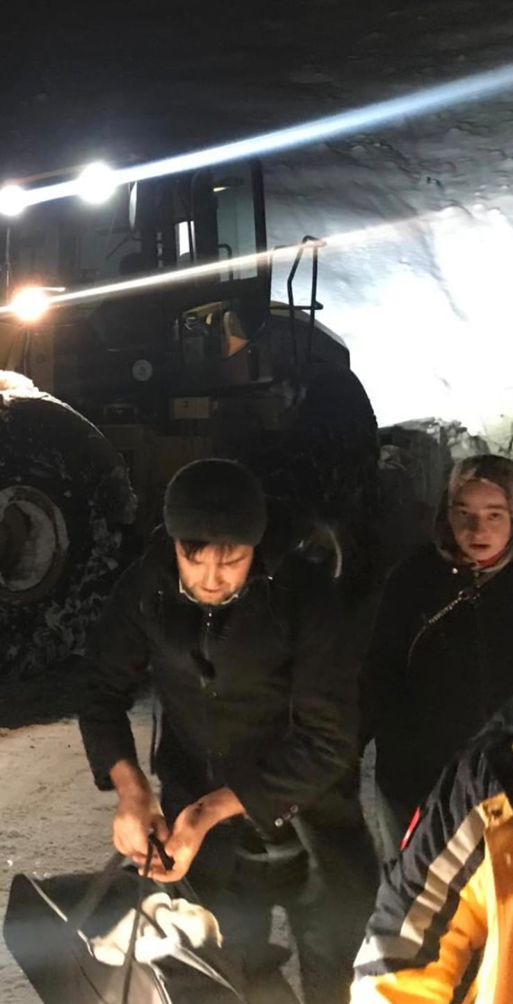 Hastaya ulaşmak için 4 saat boyunca yol açıldı
