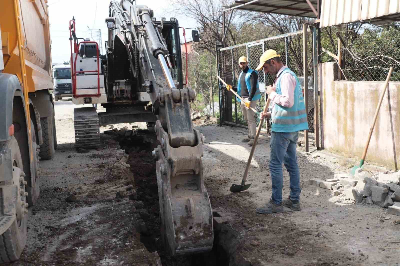 Hatay Büyükşehir Belediyesi,  Payas’ta içme suyu şebeke hattını yeniliyor
