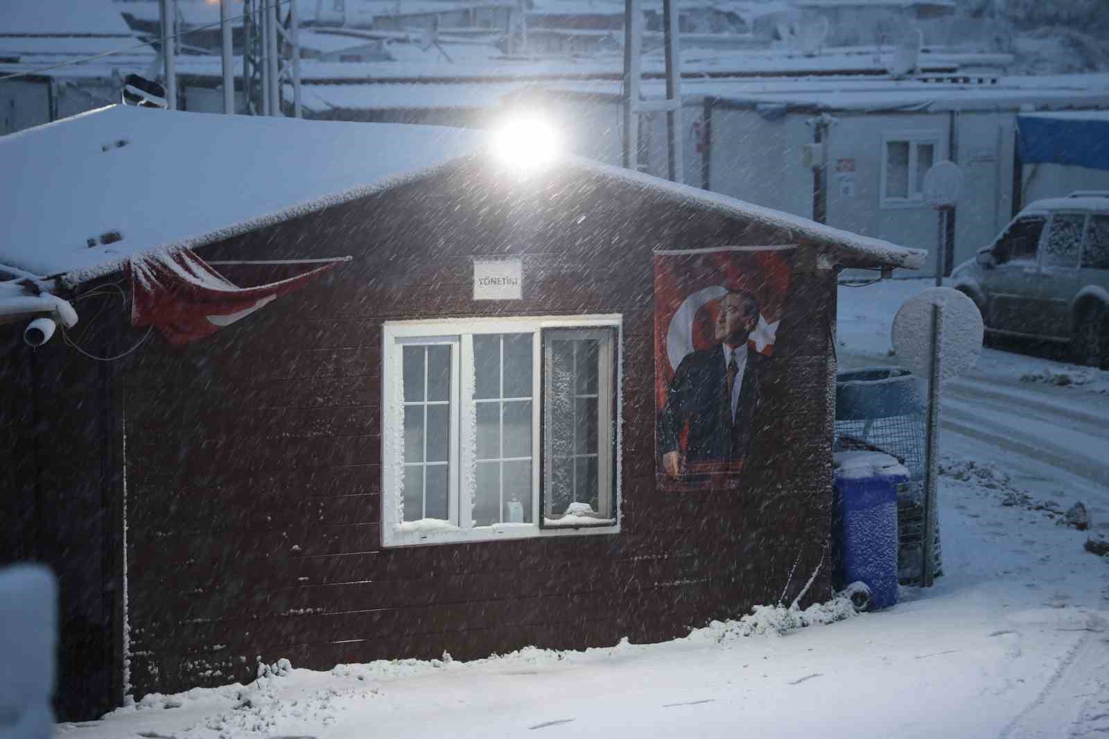 Hatay’da 10 ilçede eğitime ara verildi
