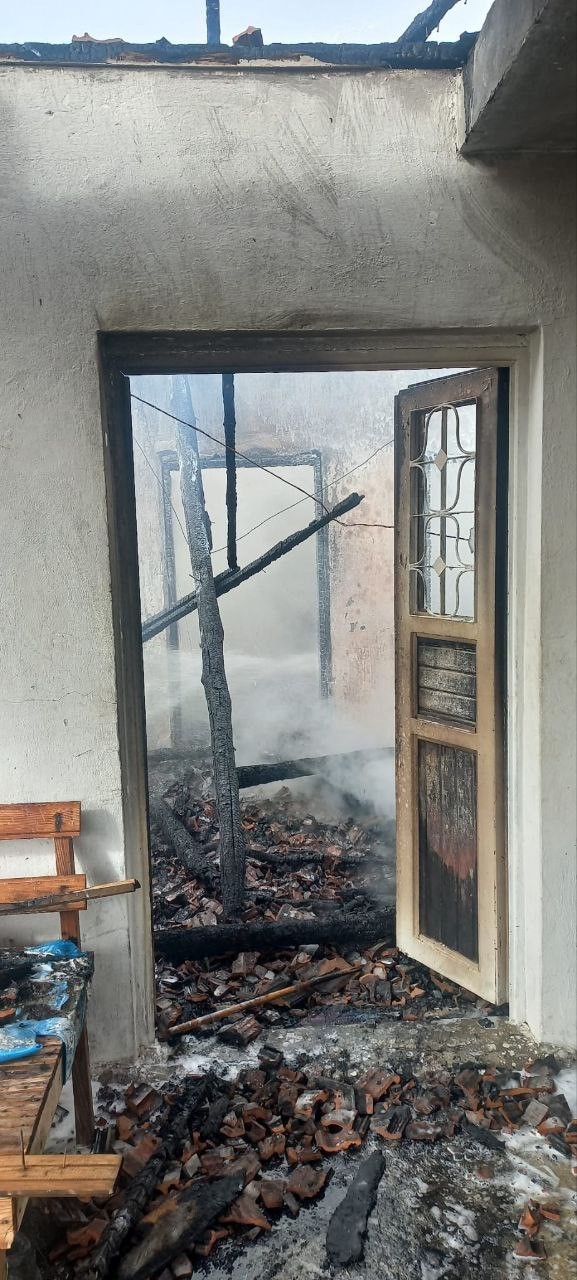 Hatay’da 2 katlı müstakil ev alevlere teslim oldu
