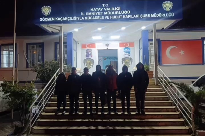 Hatay’da 6 yabancı uyruklu göçmen yakalandı, 2 organizatör tutuklandı
