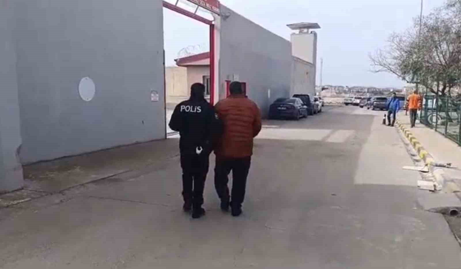 Hatay’da 8 ayrı suçtan hapis cezası ile aranan şahıs yakalandı
