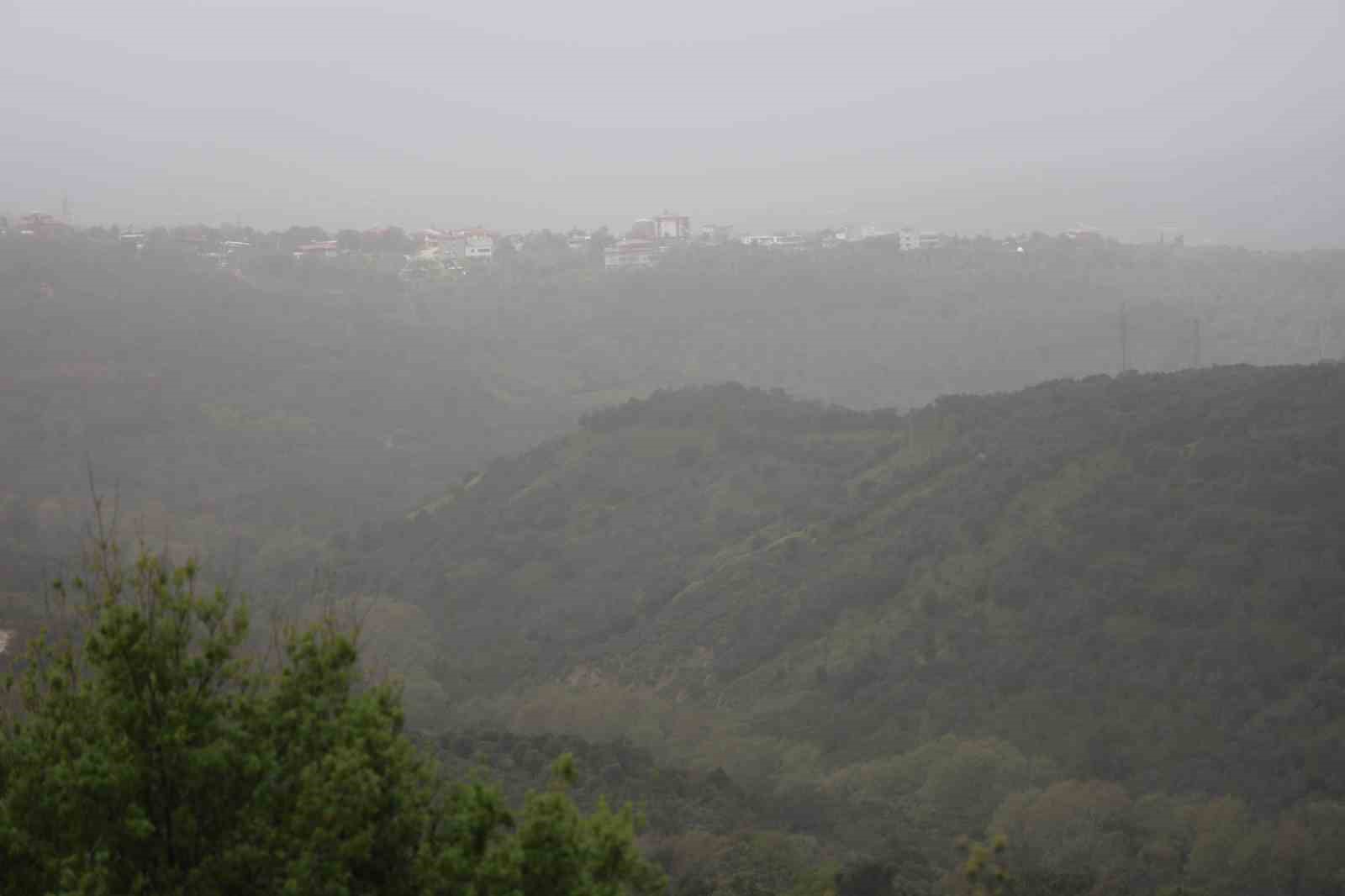 Hatay’da çöl tozu etkisini sürdürüyor
