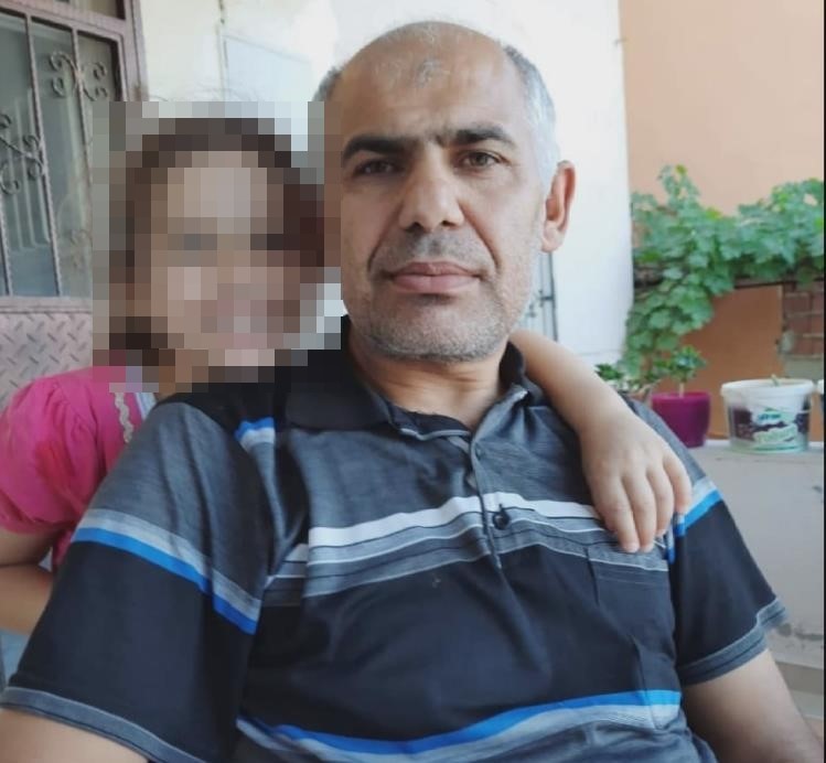 Hatay’da gerçekleşen silahlı saldırıda; annenin ardından baba da hayatını kaybetti, kız evlatlarının yaşam mücadelesi sürüyor

