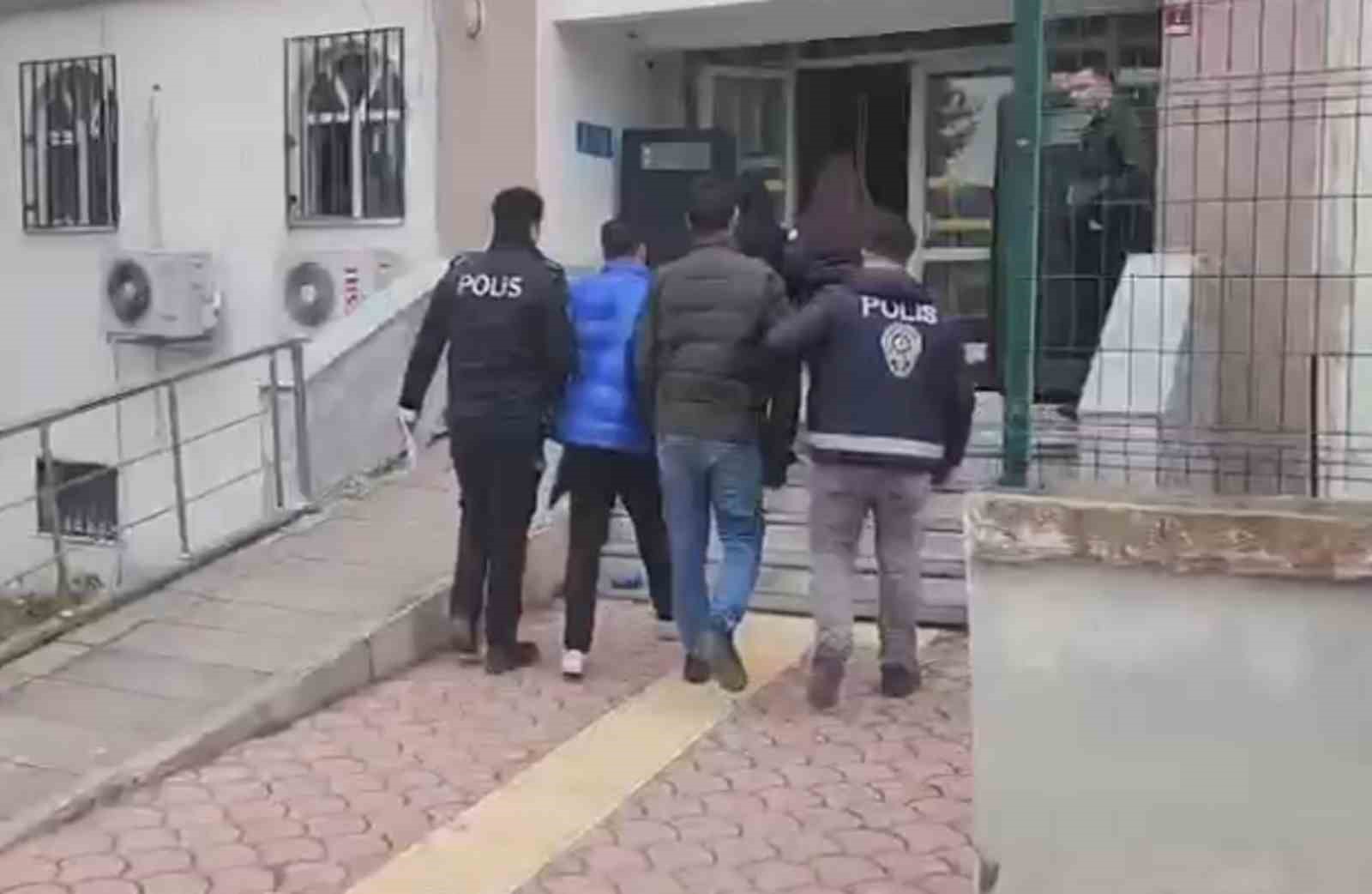 Hatay’da kuyumcuya sahte altın satan 3 şahıs yakalandı
