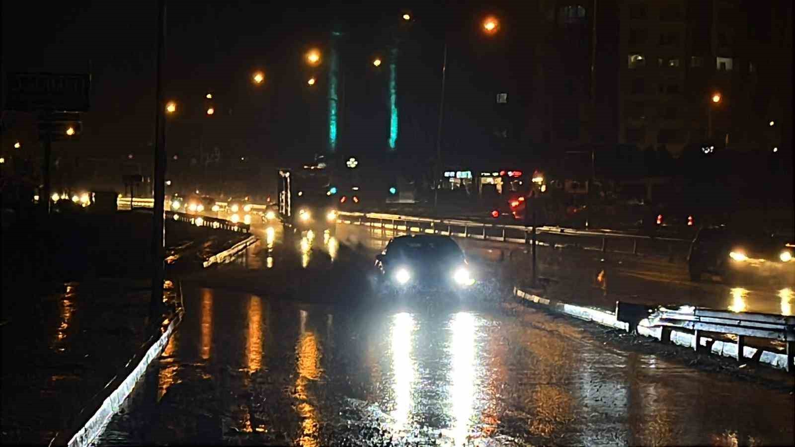 Hatay’da sis ve yağmur
