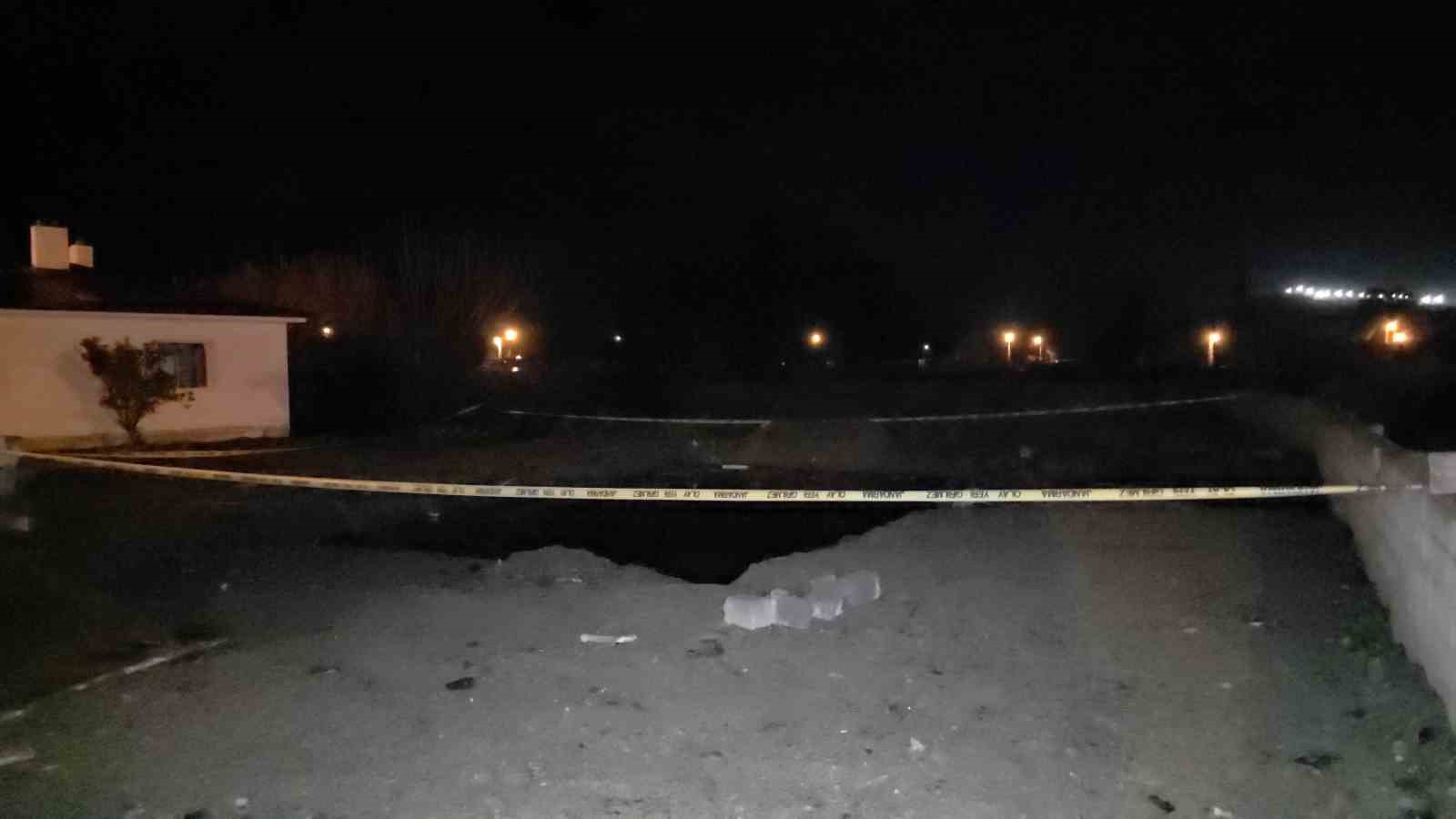 Hatay’da su dolu temelin içindeki toplarını almak isterken düşen 2 kardeş çocuk öldü
