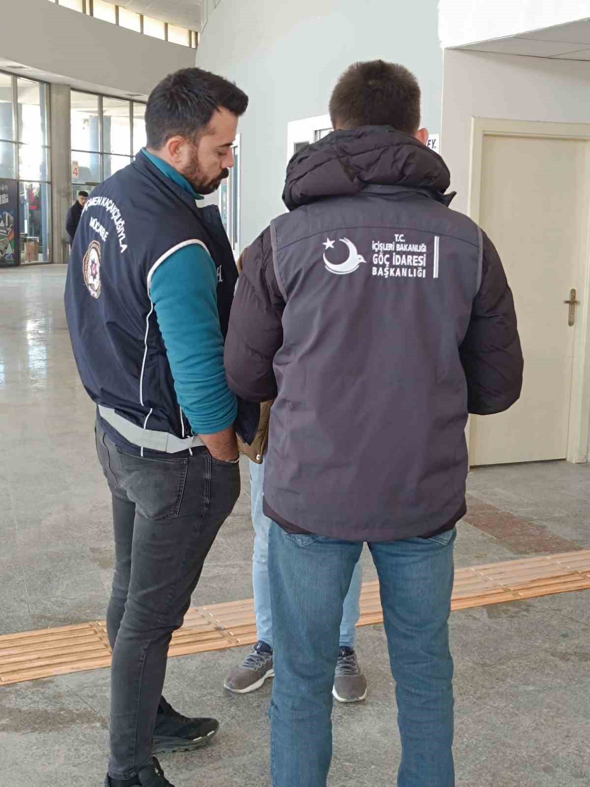 Hatay’da yabancı uyruklu şahıslar denetlendi
