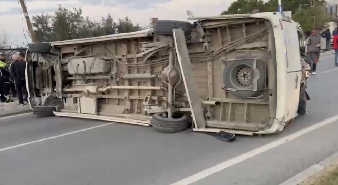 Hatay’da zincirleme trafik kazası: 1’i ağır 11 yaralı
