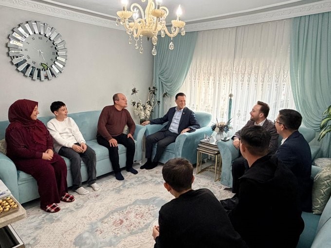 Hatipoğlu Muttalip Mahallesi’nde hemşehrileriyle buluştu
Hatipoğlu Muttalip Mahallesi’nde hemşehrileriyle buluştu