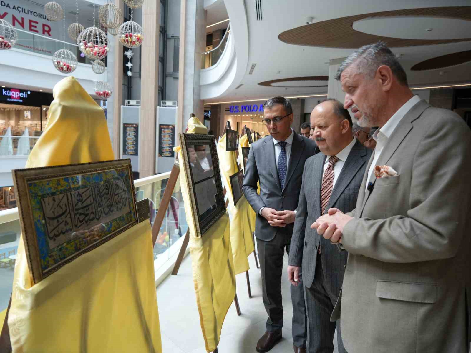 Hattat Emrullah Demirkaya’nın eserlerinin 34 yıl sonra ilk kez bir araya geldiği sergiye yoğun ilgi
