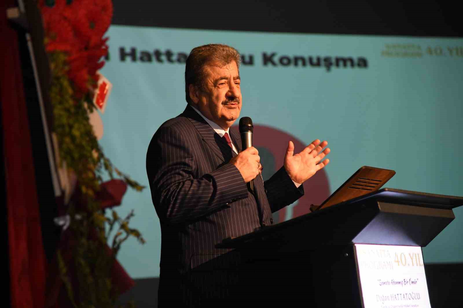 Hattatoğlu 40. sanat yılını kutladı
