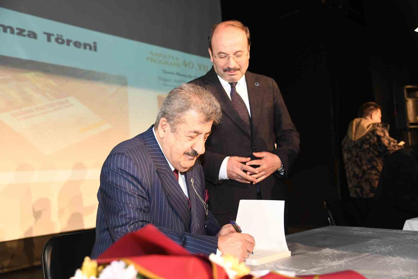 Hattatoğlu 40. sanat yılını kutladı
