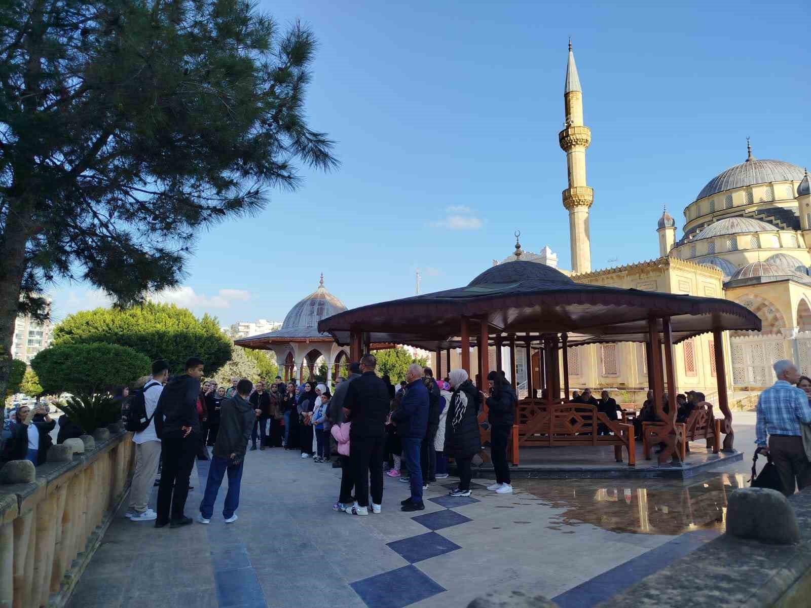 HAVAMAŞ, umreye gidenleri dualarla uğurladı
