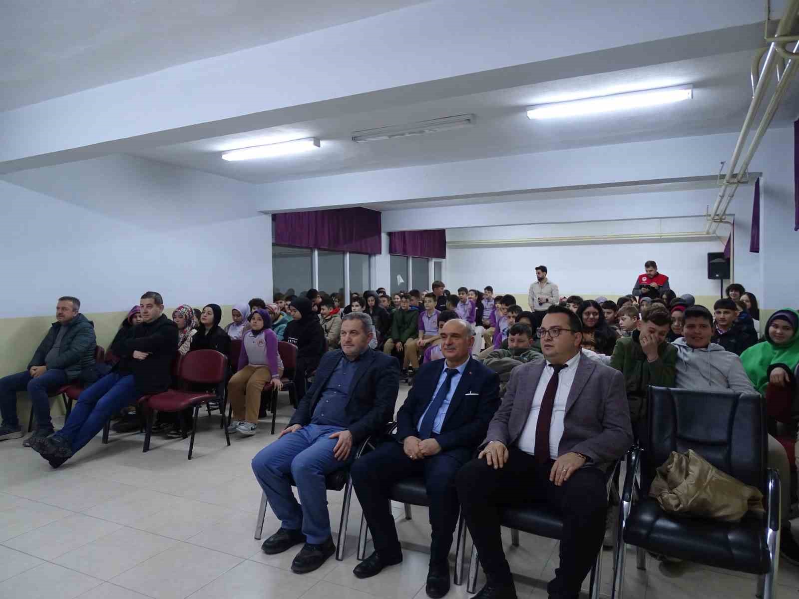 Havran İmam Hatip Ortaokulu’nda organik tarım ve iyi tarım uygulamaları eğitimi verildi
