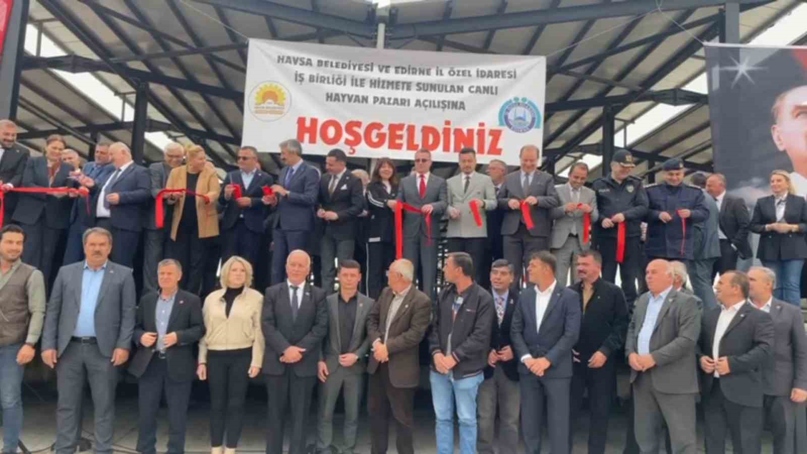 Havsa Modern Canlı Hayvan Pazarı hizmete açıldı
Havsa Modern Canlı Hayvan Pazarı hizmete açıldı