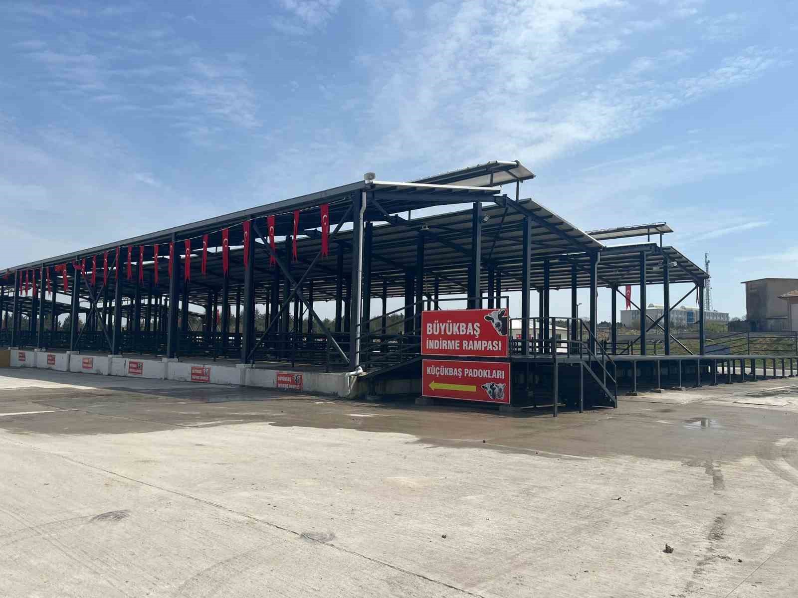 Havsa Modern Canlı Hayvan Pazarı hizmete açıldı
Havsa Modern Canlı Hayvan Pazarı hizmete açıldı