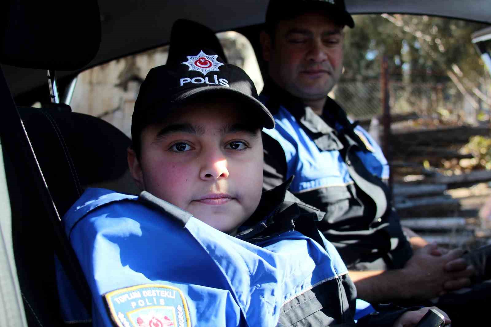 Hayaline kavuştu polis oldu
