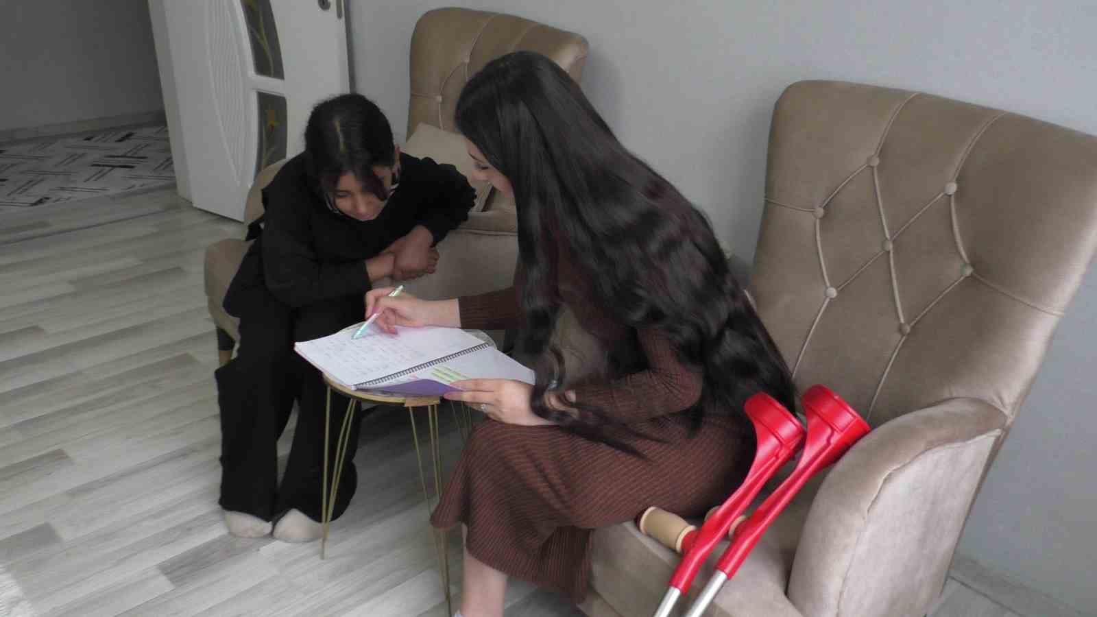 Hayata iki kez tutundu, şimdi adım atmak istiyor
Hayata iki kez tutundu, şimdi adım atmak istiyor