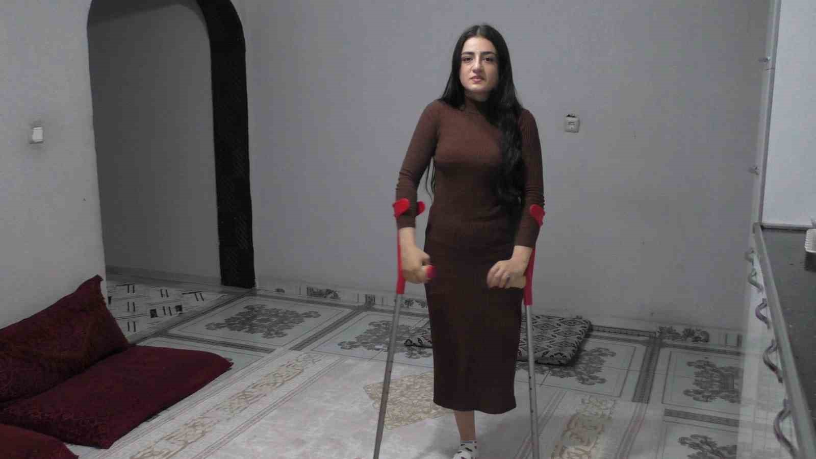 Hayata iki kez tutundu, şimdi adım atmak istiyor
Hayata iki kez tutundu, şimdi adım atmak istiyor