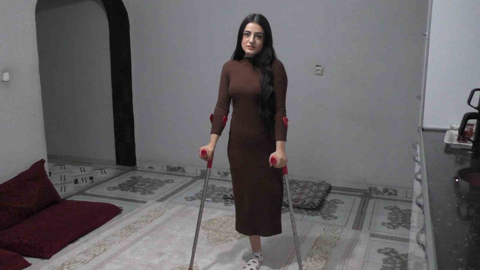 Hayata iki kez tutundu, şimdi adım atmak istiyor
Hayata iki kez tutundu, şimdi adım atmak istiyor