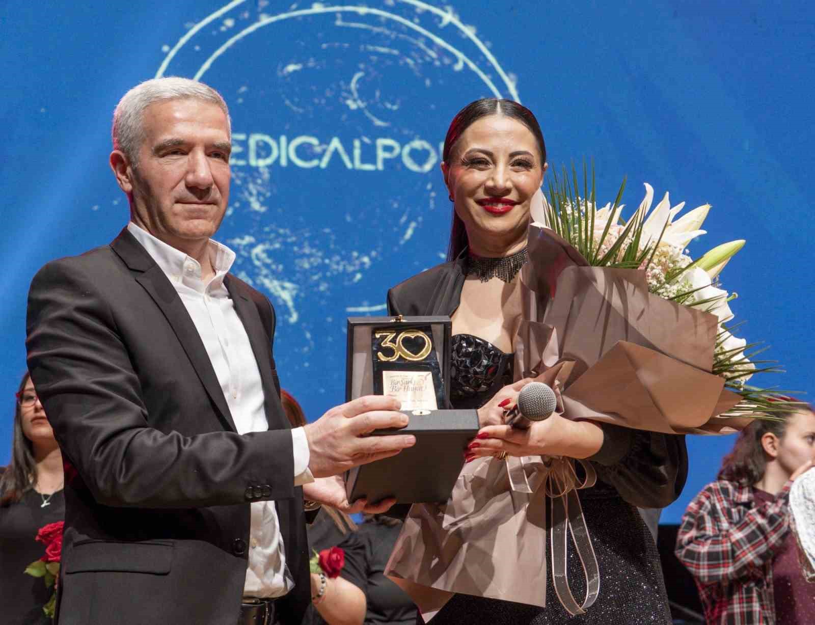 Hayata tutunanlar ve şifa verenler aynı sahneyi paylaştı
