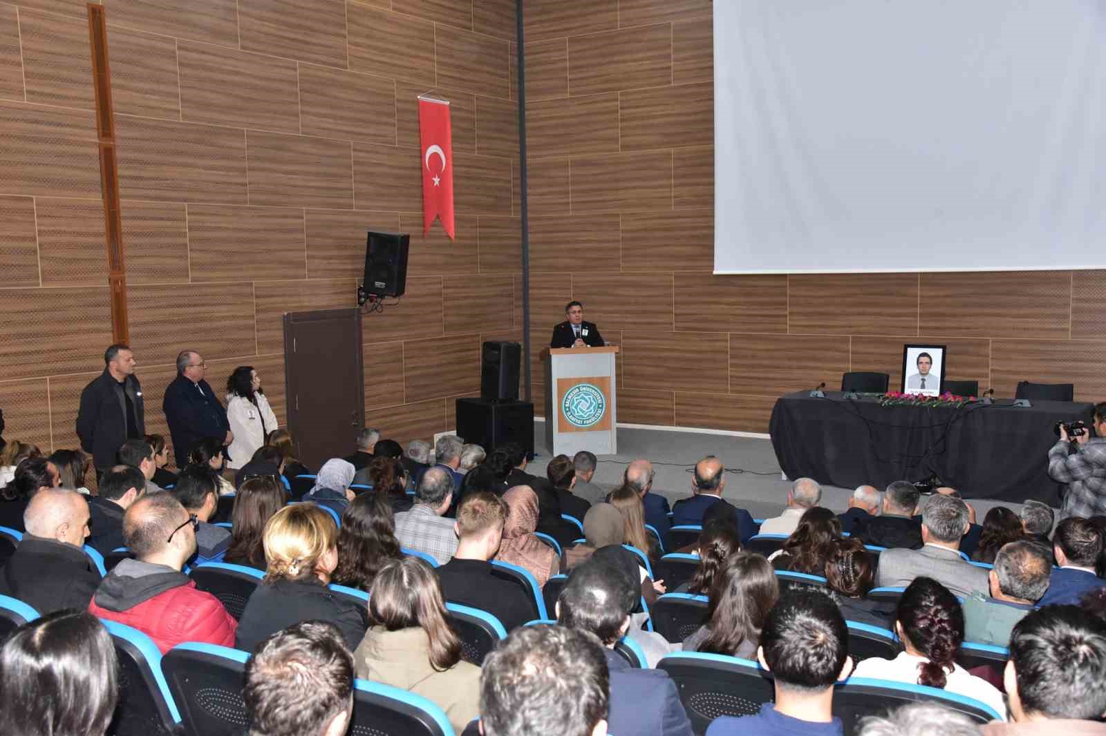 Hayatını kaybeden araştırma görevlisi için okulunda tören düzenlendi
