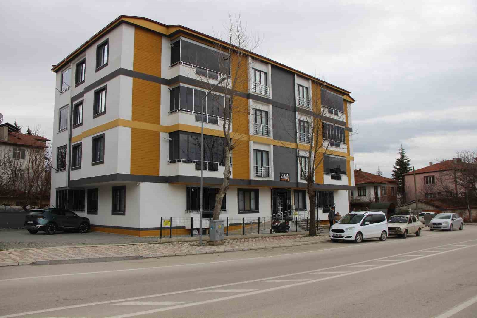 Hayatlar kurtarıp yeni evini depremzede aileye açan maden işçisi: "Felaket olsa yine yardıma koşarım"
