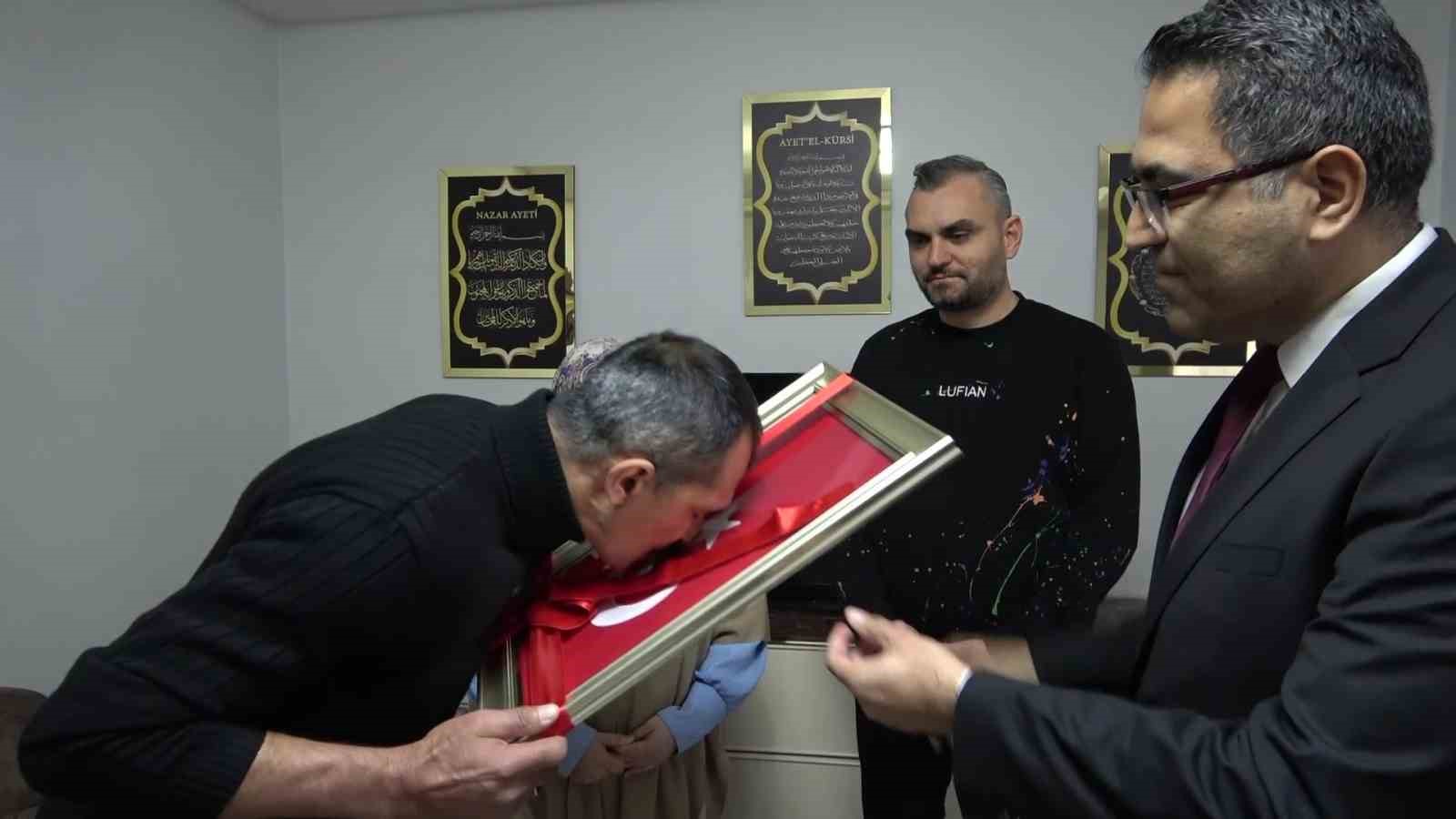 Hayatlar kurtarıp yeni evini depremzede aileye açan maden işçisi: "Felaket olsa yine yardıma koşarım"
