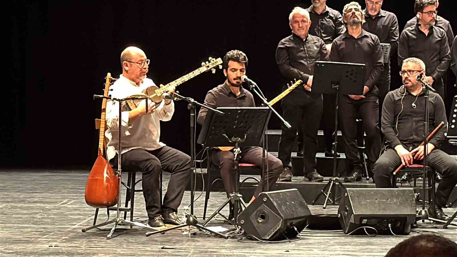 ’Hayattan Sesler Korosu’ndan ayakta alkışlanan konser
