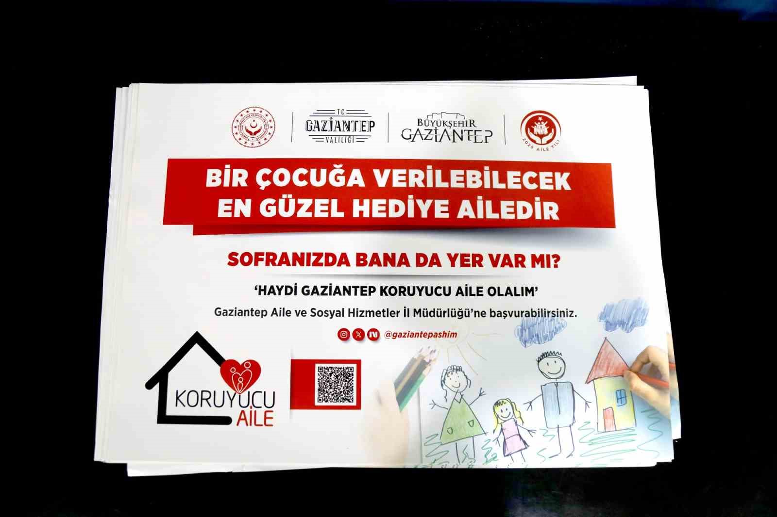 "Haydi Gaziantep Koruyucu Aile Olalım" ve "Sofranda Bana da Yer Var mı" temalı yemek altlıkları tanıtıldı
