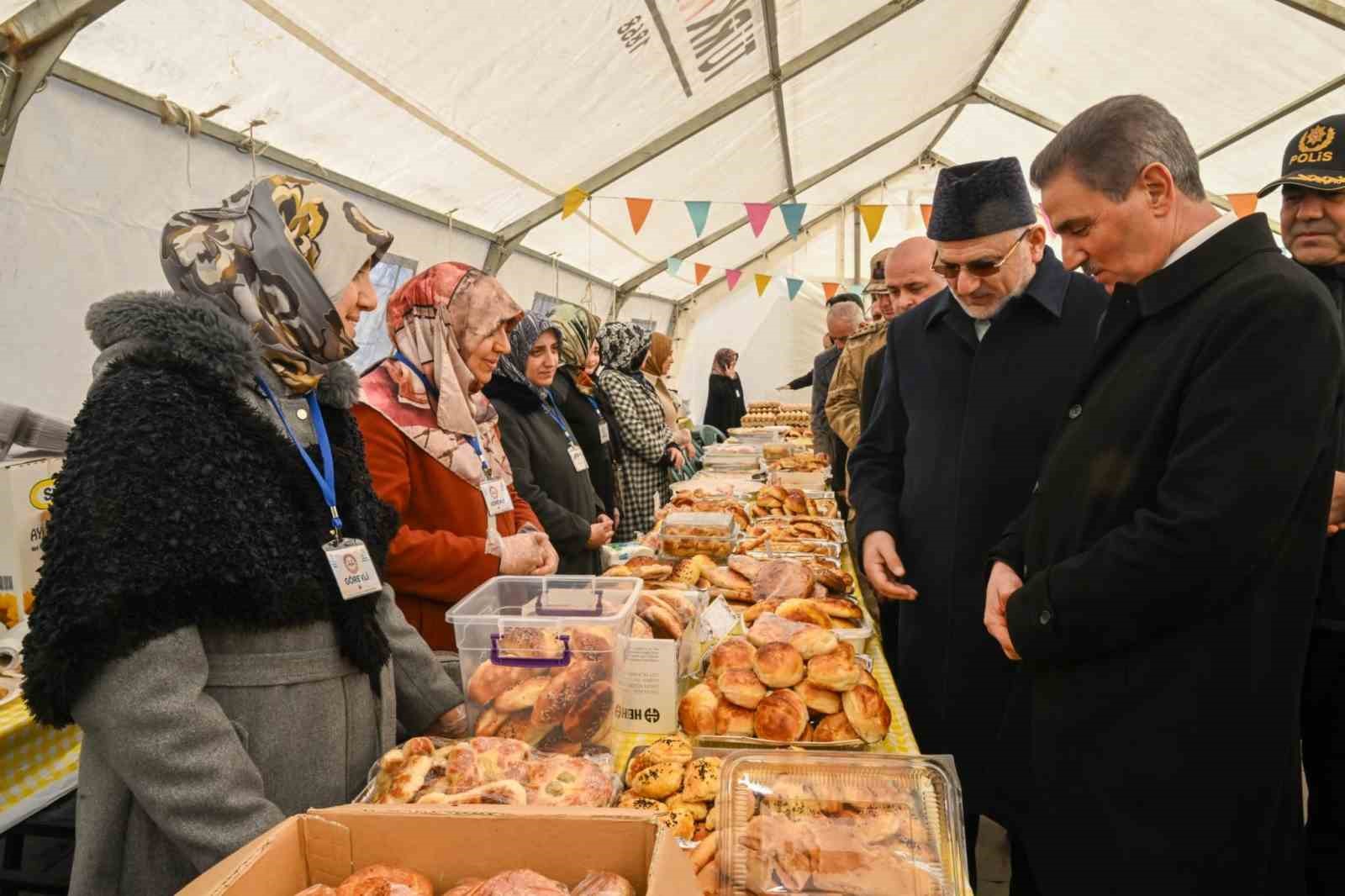 Hayır çarşısı bu kez  "İki İnsan Bir Hayat" için açıldı
