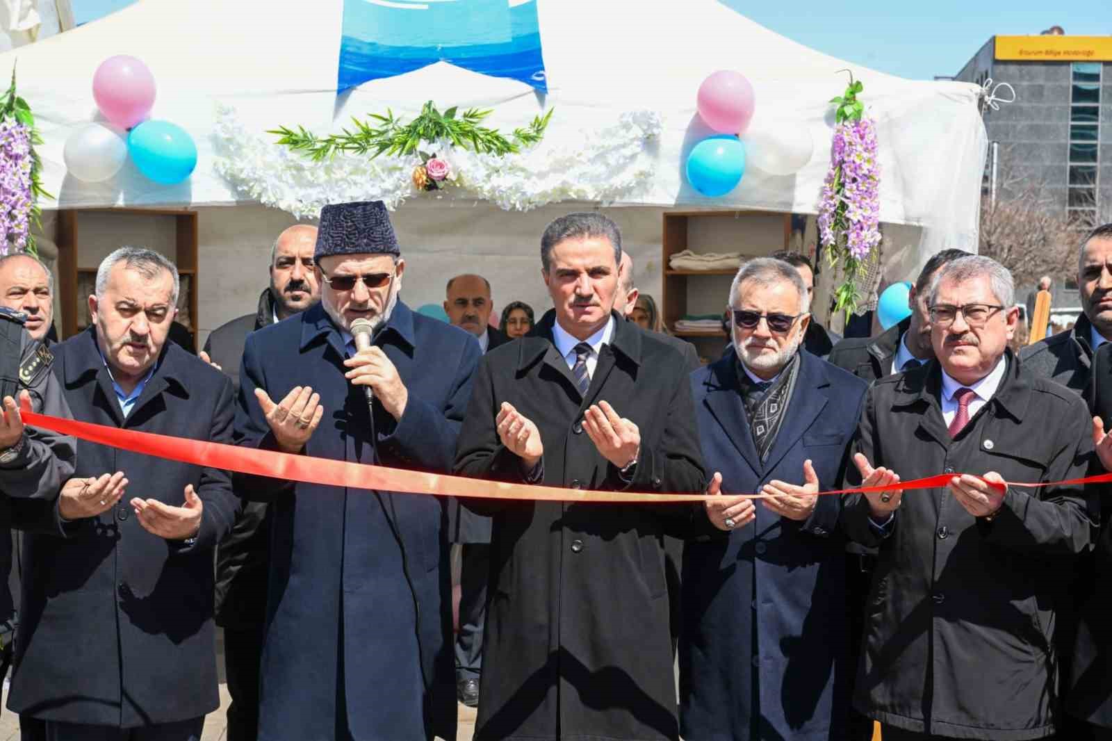 Hayır çarşısı bu kez  "İki İnsan Bir Hayat" için açıldı
