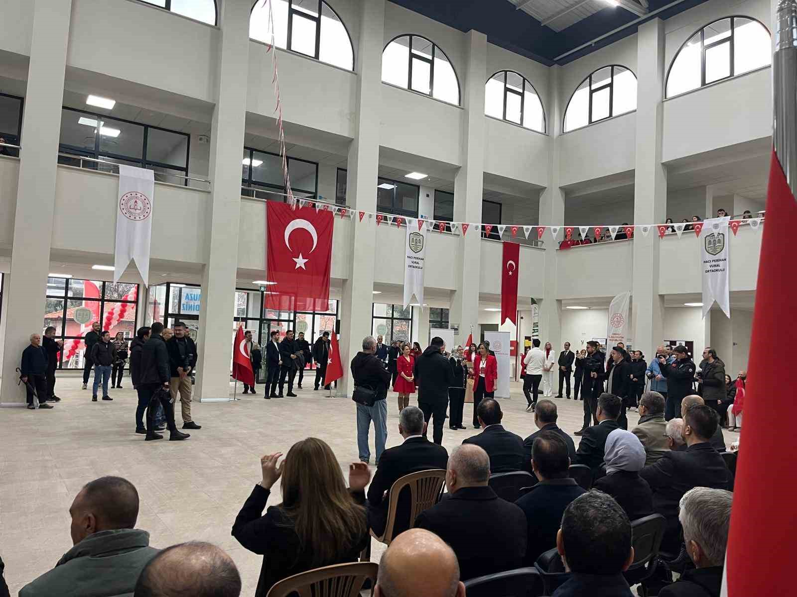 Hayırsever ailesinin Buldan’a yaptırdığı ikinci okul törenle açıldı
