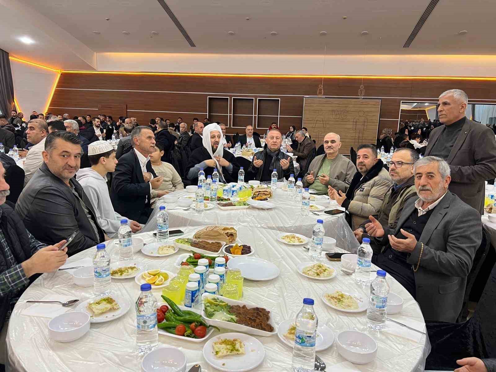 Hayırsever iş adamı, Mardin’de iftar programıyla anıldı
