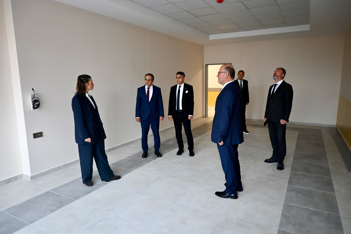 Hayırsever katkısıyla yapılan okulda son durum değerlendirildi
