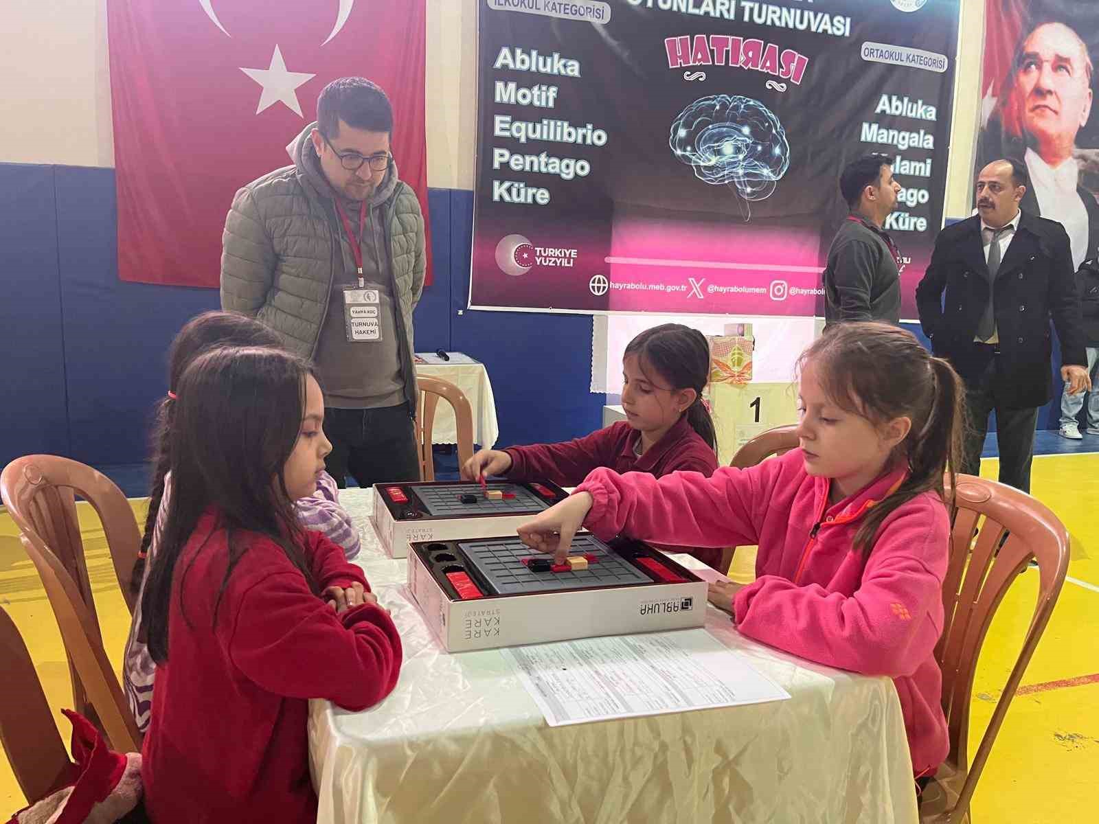 Hayrabolu’da akıl ve zeka oyunları turnuvası düzenlendi
