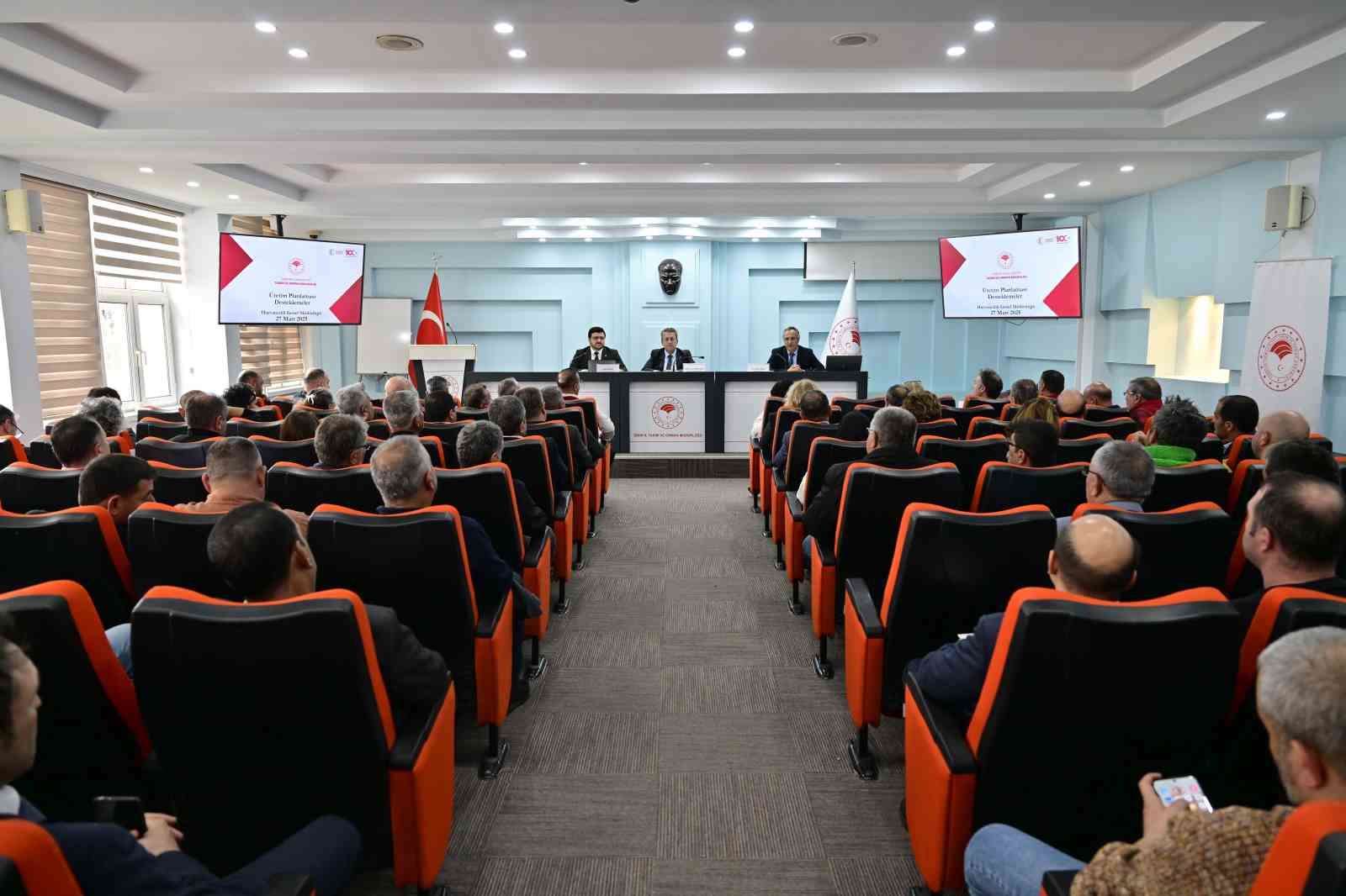 Hayvancılık sektör değerlendirme toplantısı İzmir’de gerçekleştirildi.
