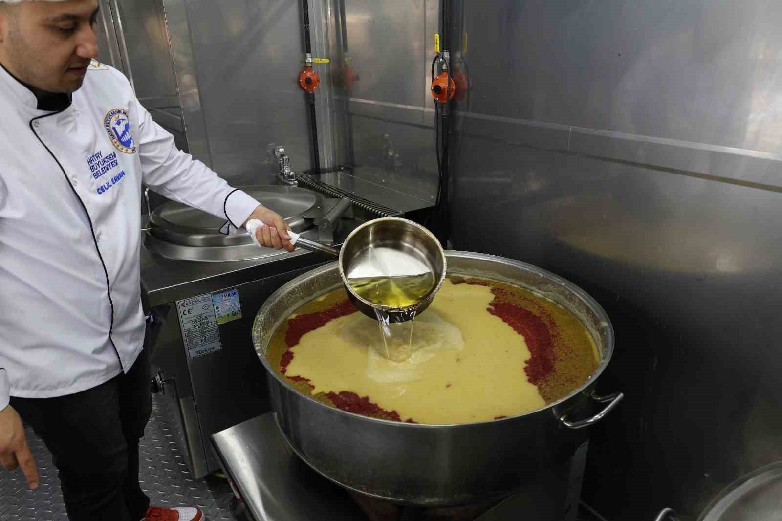 HBB’nin çorba ikramı ile yürekler ısınıyor
