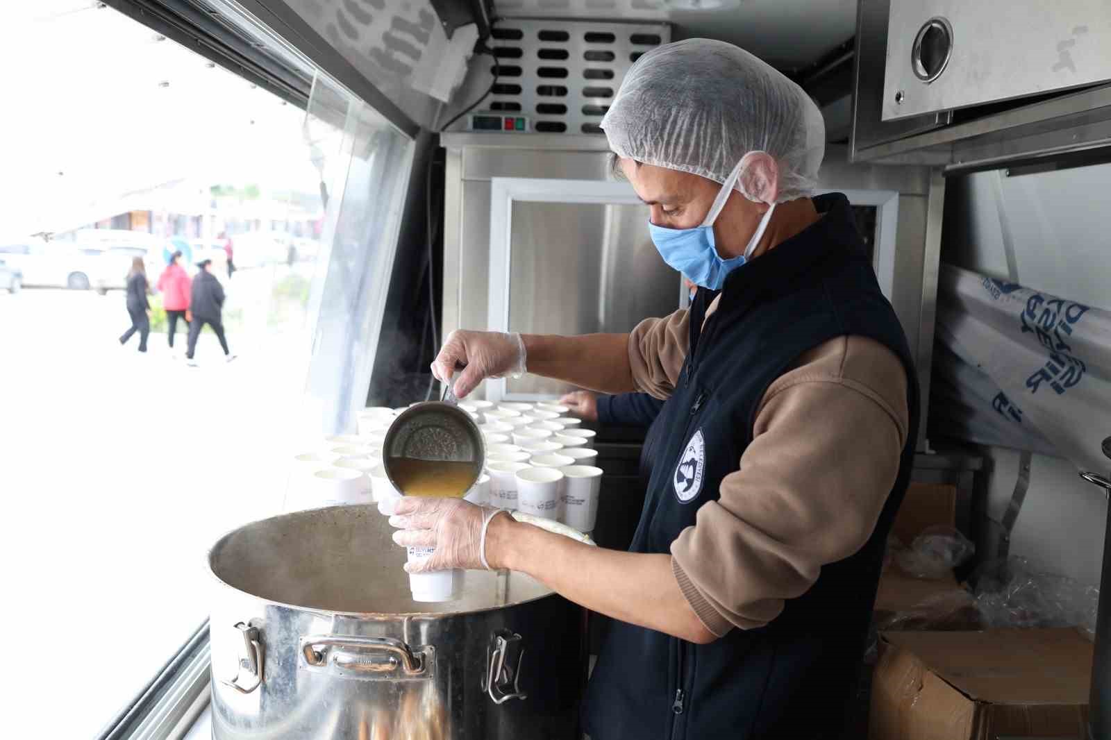 HBB’nin çorba ikramı ile yürekler ısınıyor
