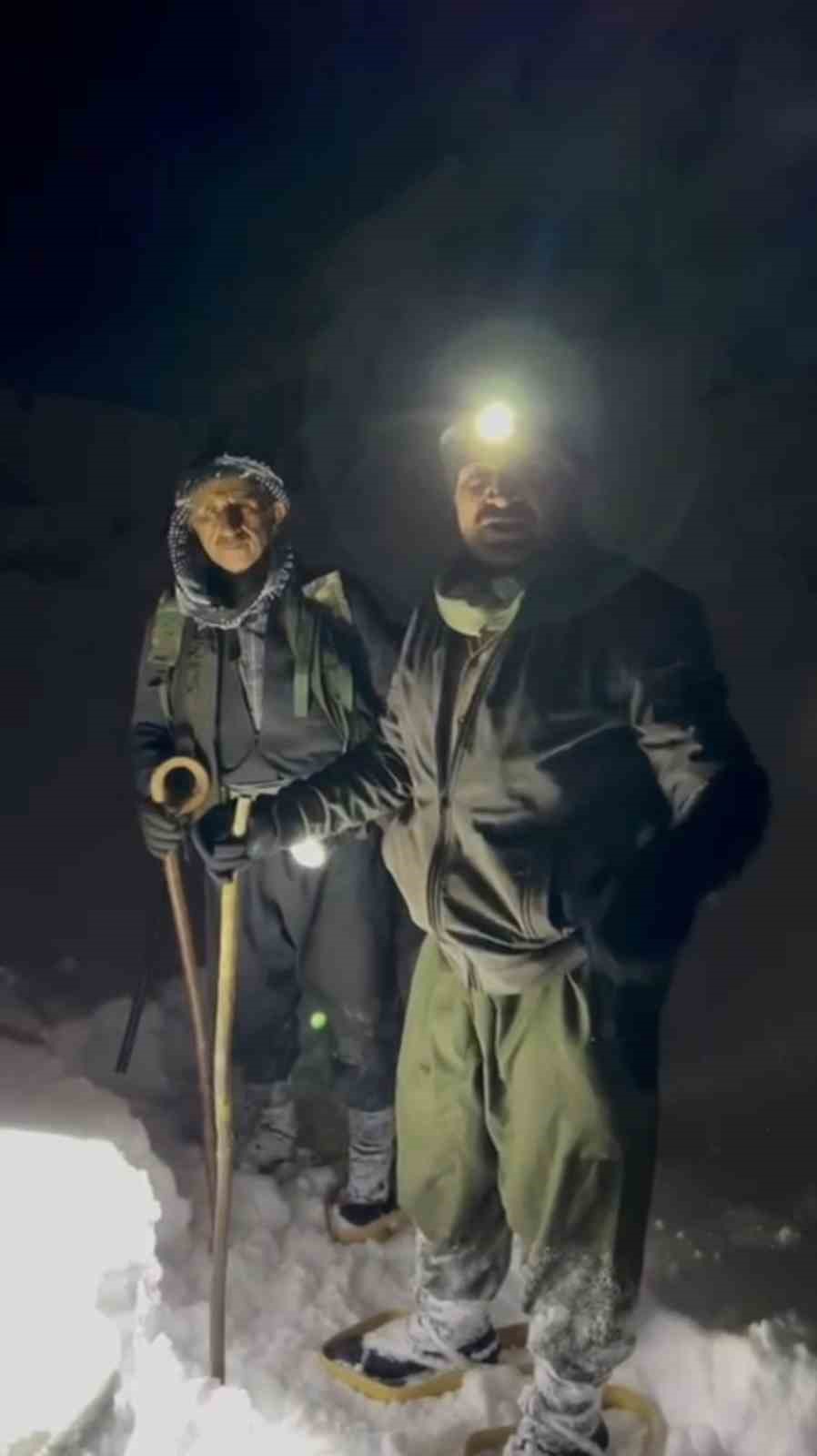 Hedik giyen köylülerin karda zorlu mücadelesi
