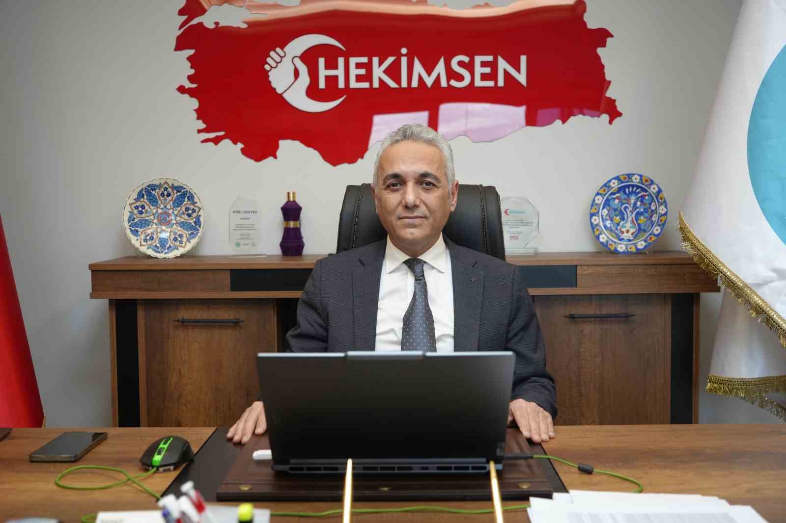 HEKİMSEN Genel Başkanı Kurban: "Mesele sadece saç örmek değil, bu eylemin bir terör örgütü militanının ölümü sonrası başlatılan siyasi bir akıma destek mahiyetine bürünmesidir"
HEKİMSEN Genel Başkanı Kurban: "Mesele sadece saç örmek değil, bu eylemin bir terör örgütü militanının ölümü sonrası başlatılan siyasi bir akıma destek mahiyetine bürünmesidir"