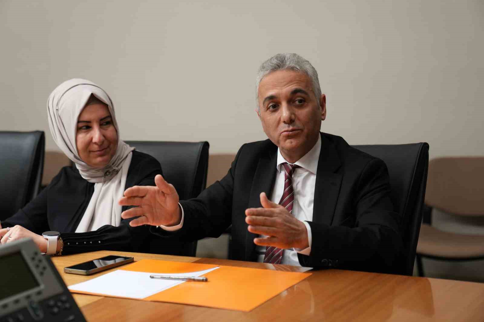 Hekimsen, Prof. Dr. Halit Yerebakan ile sağlık sisteminin geleceğini konuştu
