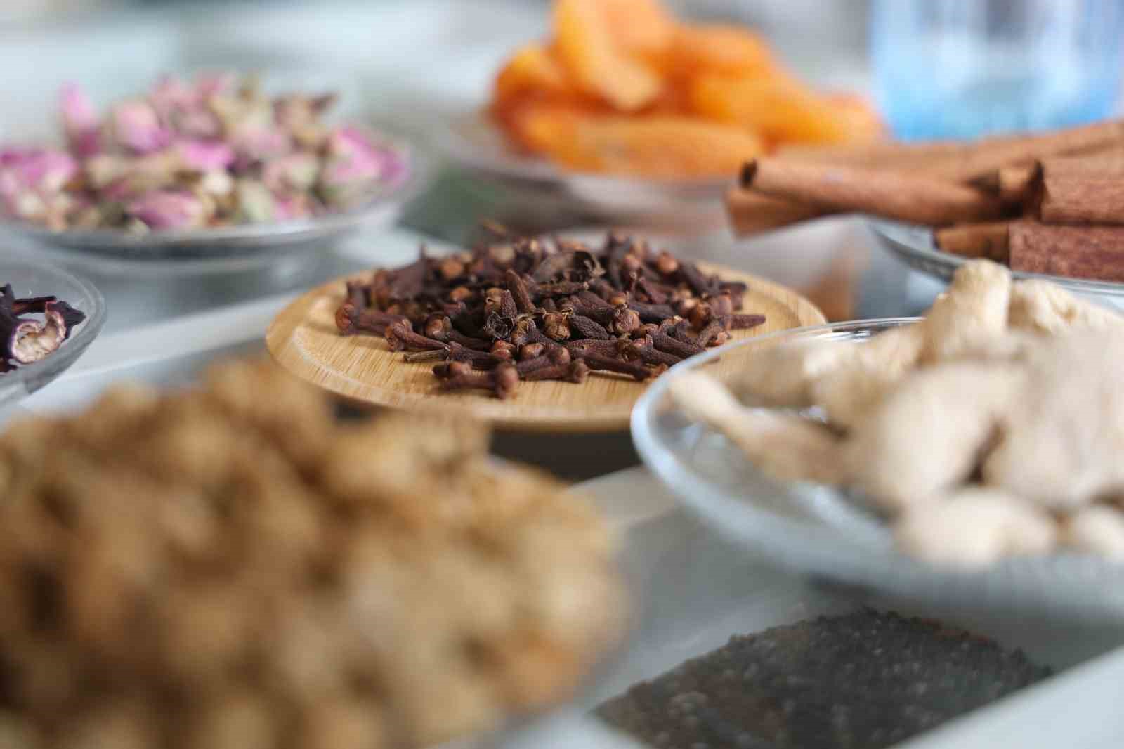 Hem acıktırmayan hem susatmayan lezzet: Ramazan şerbeti
Hem acıktırmayan hem susatmayan lezzet: Ramazan şerbeti