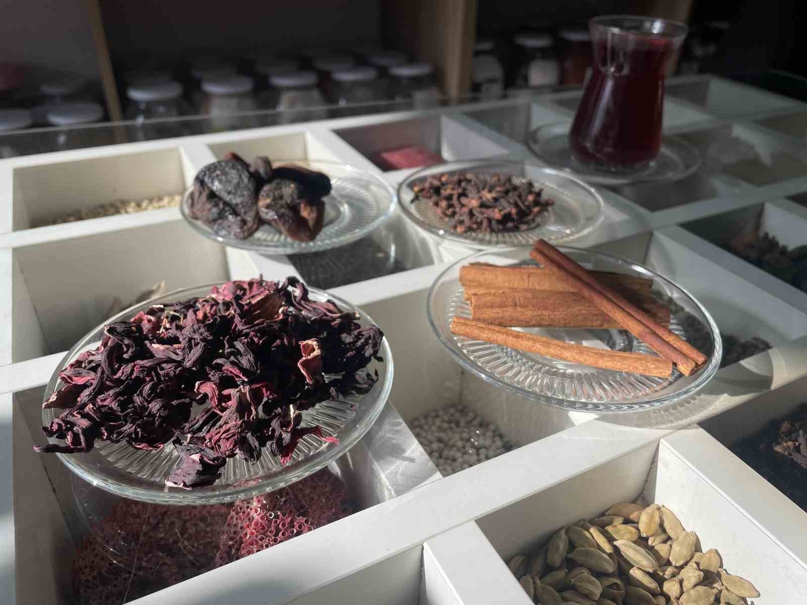 Hem acıktırmayan hem susatmayan lezzet: Ramazan şerbeti
Hem acıktırmayan hem susatmayan lezzet: Ramazan şerbeti