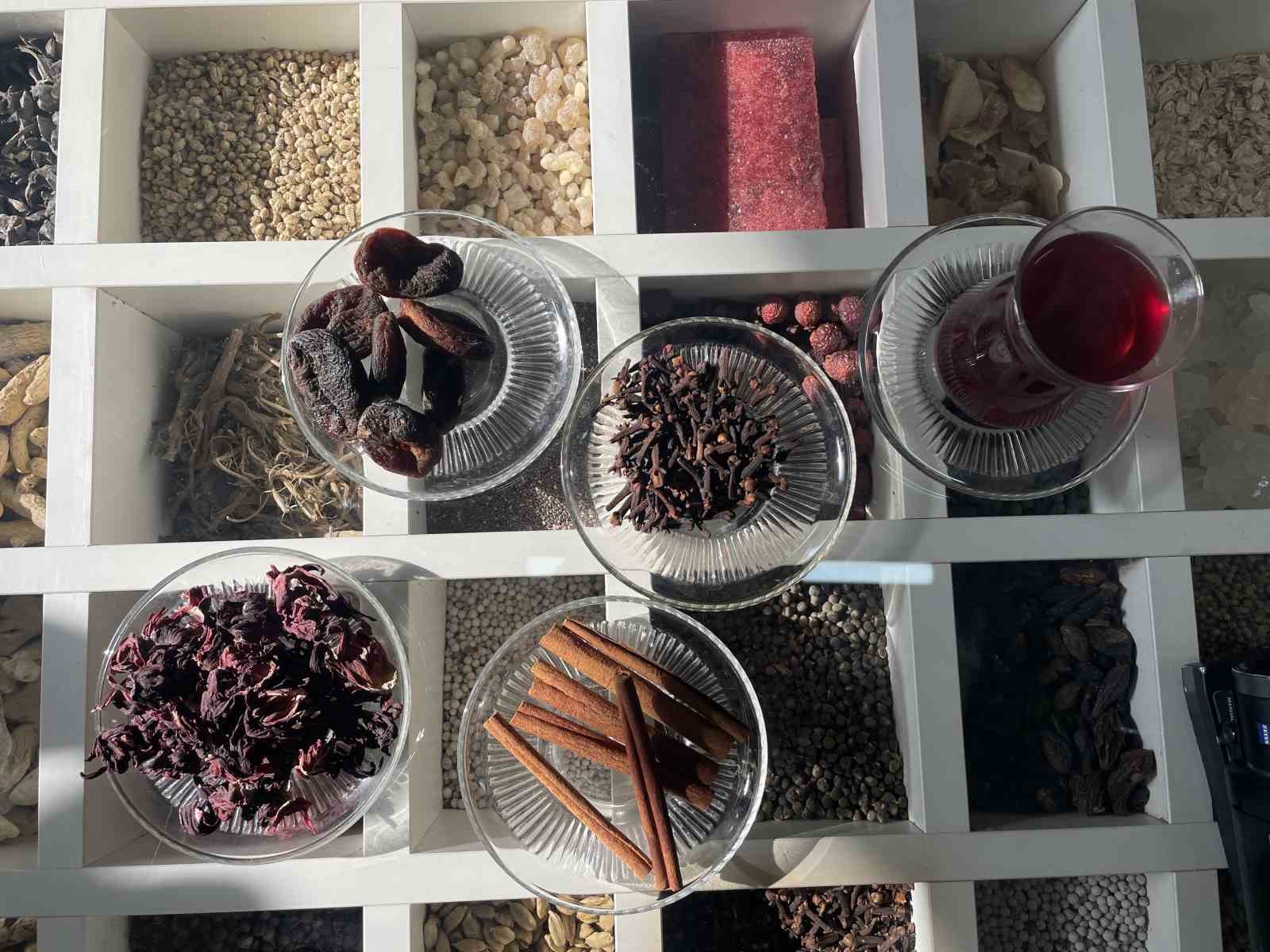 Hem acıktırmayan hem susatmayan lezzet: Ramazan şerbeti
Hem acıktırmayan hem susatmayan lezzet: Ramazan şerbeti