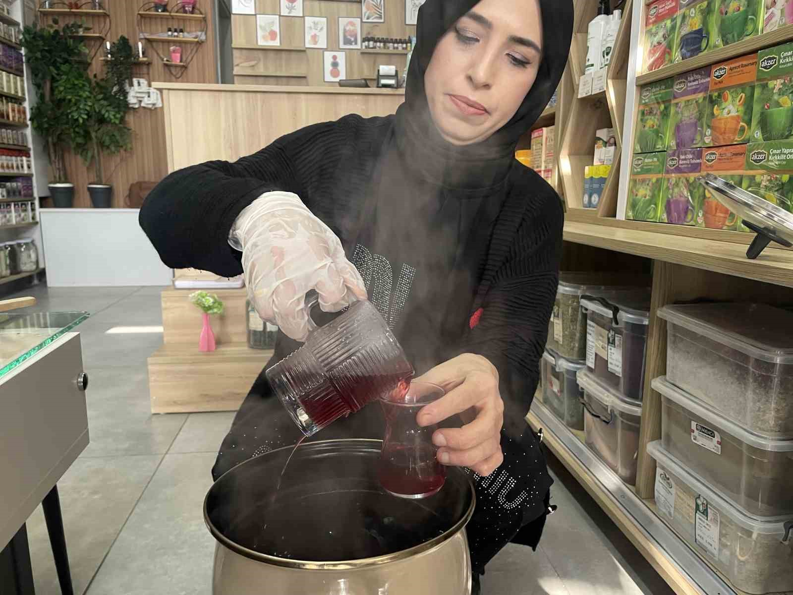 Hem acıktırmayan hem susatmayan lezzet: Ramazan şerbeti
Hem acıktırmayan hem susatmayan lezzet: Ramazan şerbeti