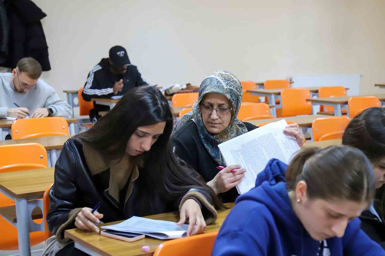 Hem anne hem çalışan hem öğrenci; O Gümüşhane Üniversitesi’nin Sibel Ablası
